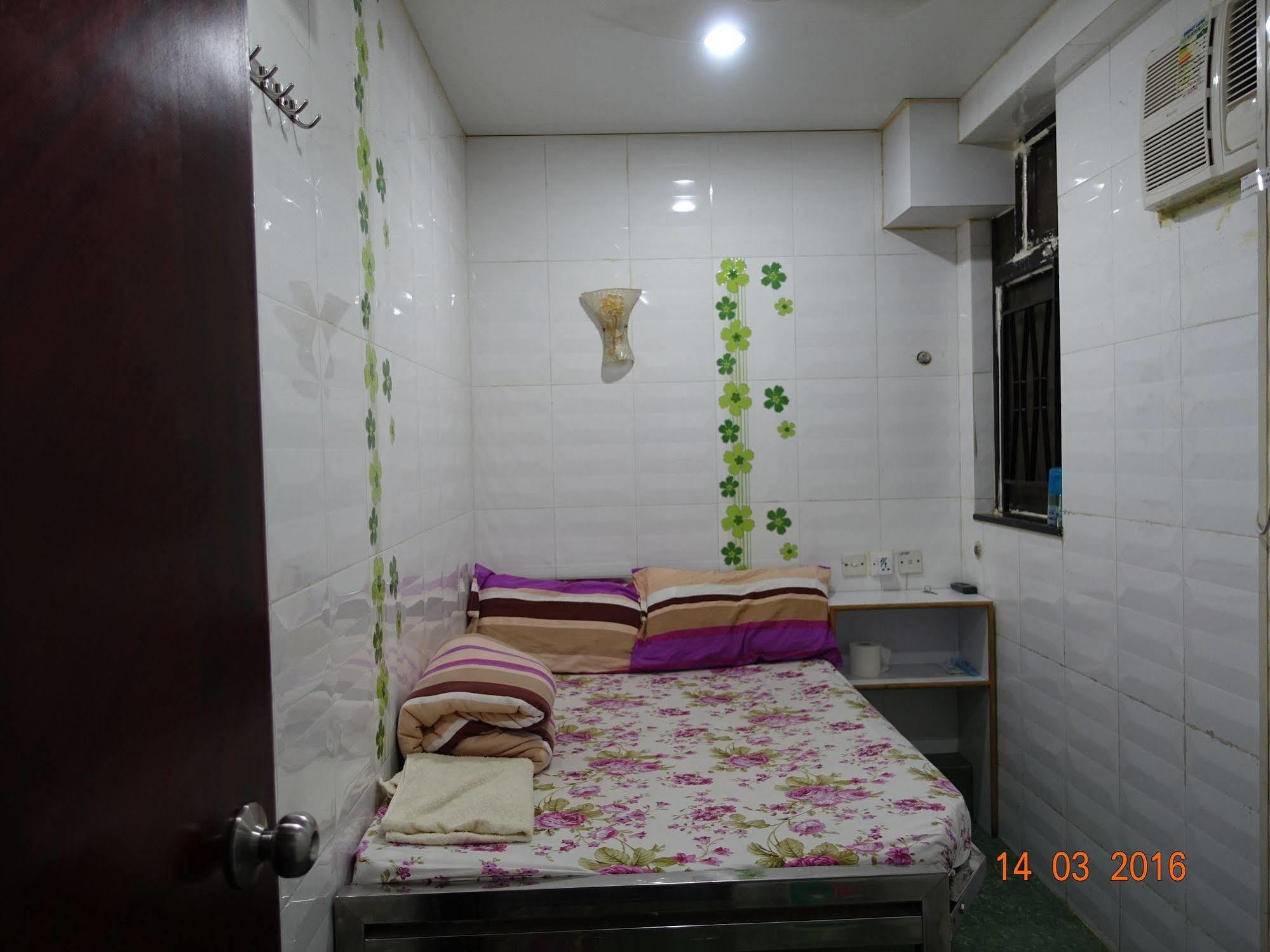 New China Guesthouse Хонконг Екстериор снимка
